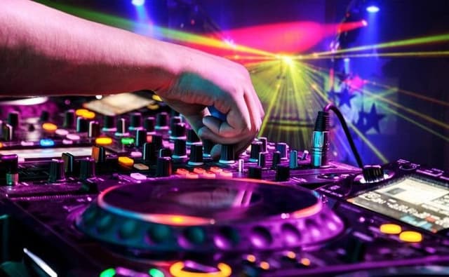 Event DJ in Sacramento • Music That Moves the Moment-2